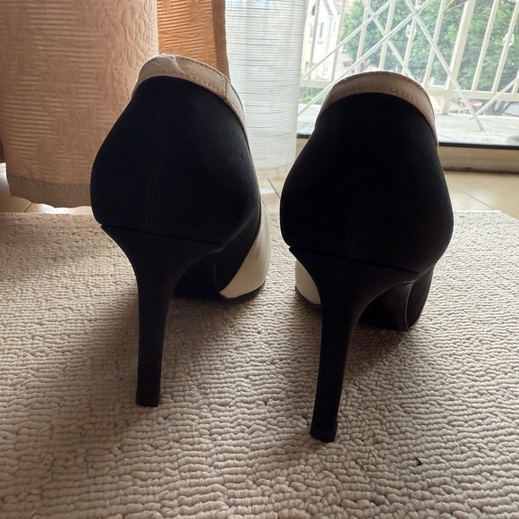 YVEST SAINT LAURENT Heels, Cap-Toe, Satin, Size 7M, Good Condition - Picture 4 of 16